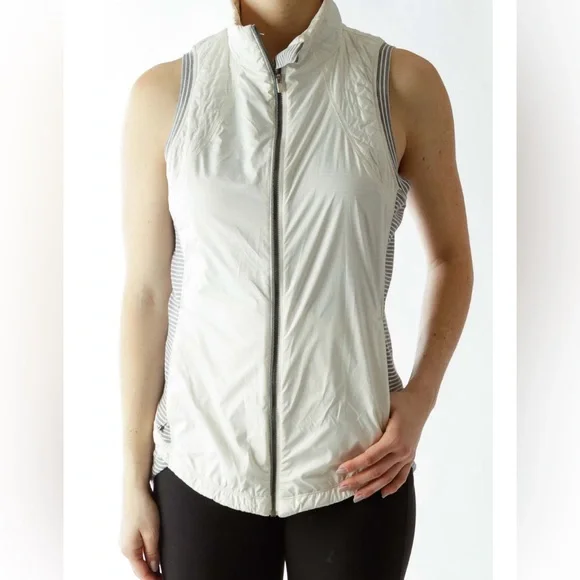 Lululemon cream gray striped vest with 2 zipper pockets and ear phone access - Picture 3 of 9